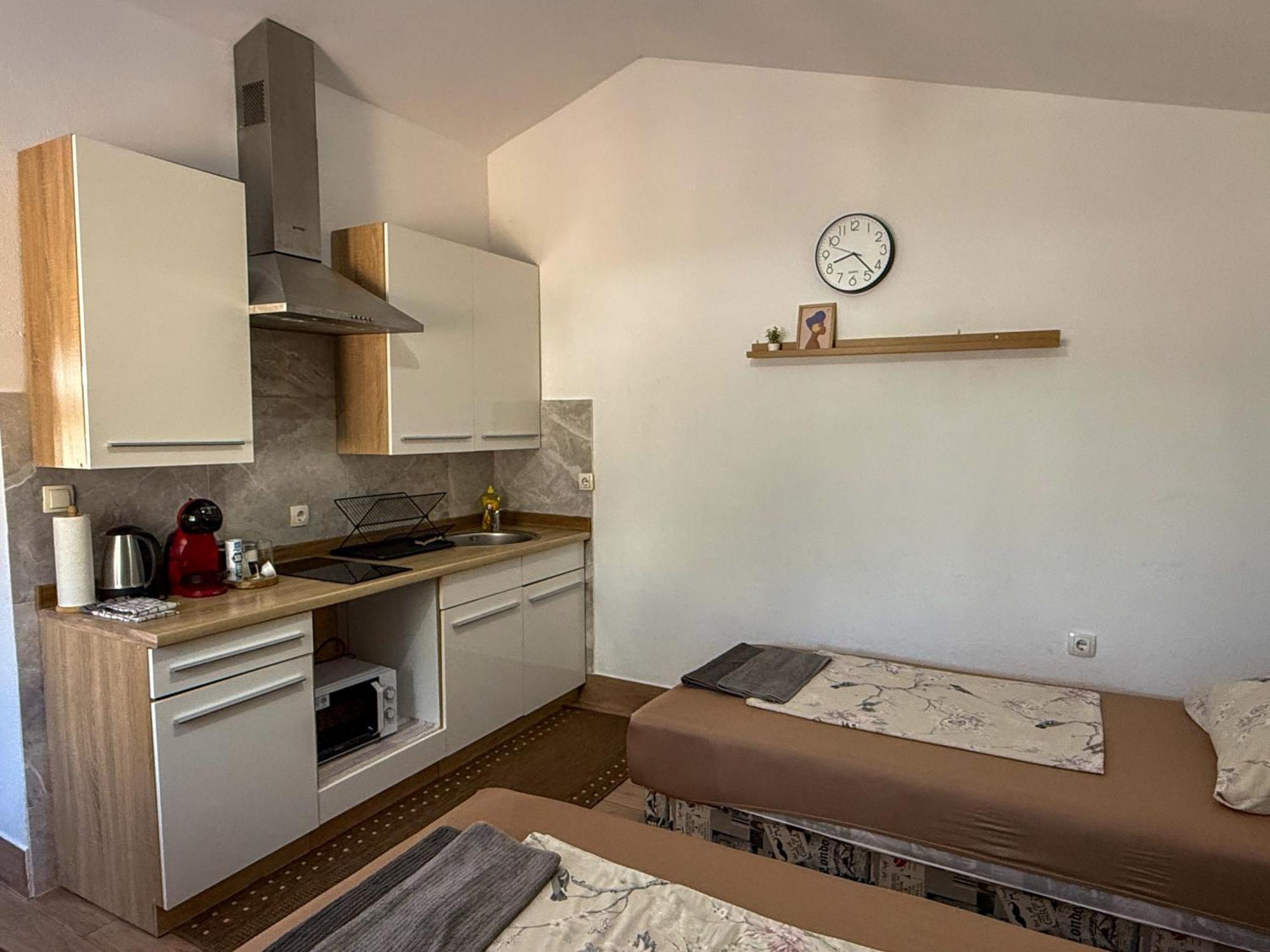 Apartman Meghan Pola Esterno foto